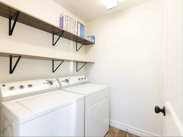 106 Kestrel Ct — Photo 9