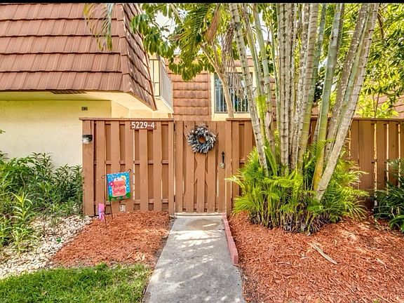 3rd image of 5229 Cedarbend Dr APT 4