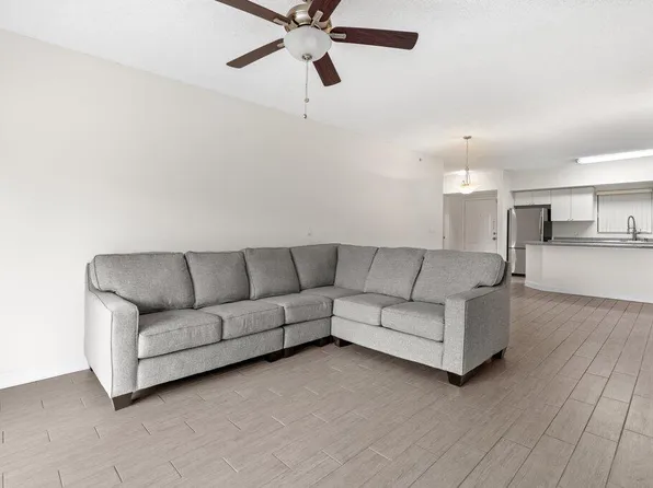 2105 Lavers Circle #512, Delray Beach, FL 33444