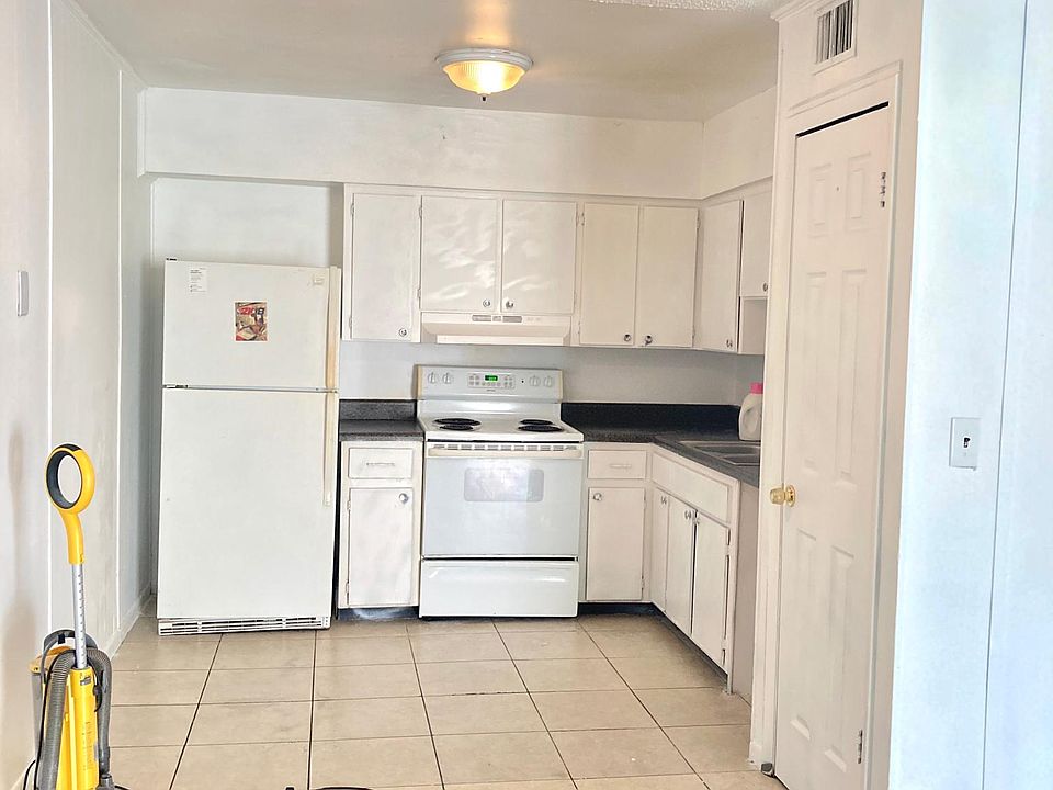 1st image of 5906 Terrace Square Dr #A