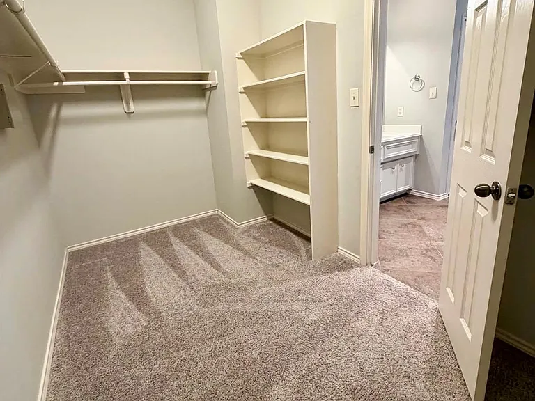 5607 Wagon Wheel Ln — Photo 17