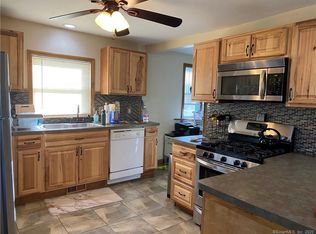 9 Talmadge St, Derby, CT 06418