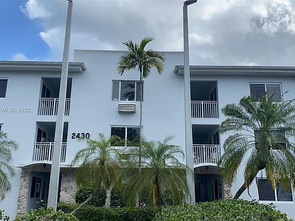 2nd image of 2430 NE 135th St APT 200