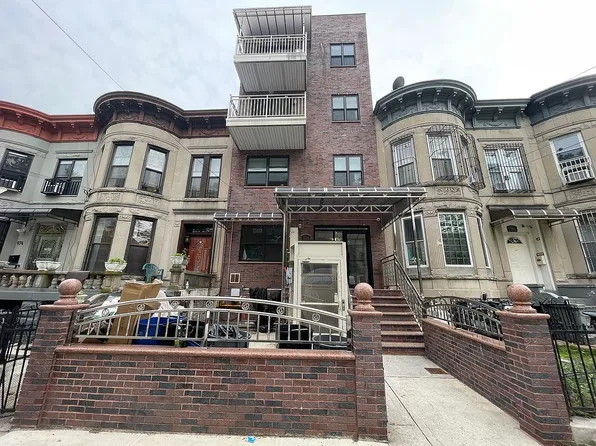 970 52nd St, Brooklyn, NY 11219