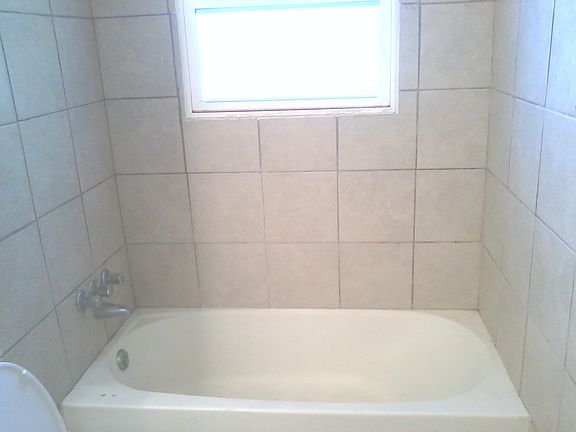 4th image of 1512 E Warren Ave
