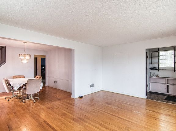 4th image of 6134 N Odell Ave