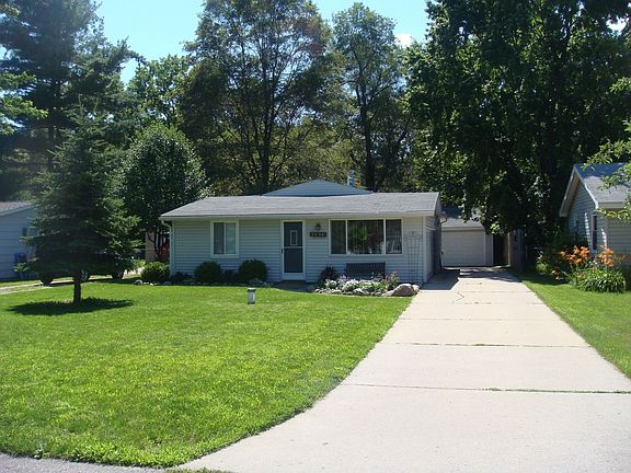 2nd image of 3134 Greenlawn Ave