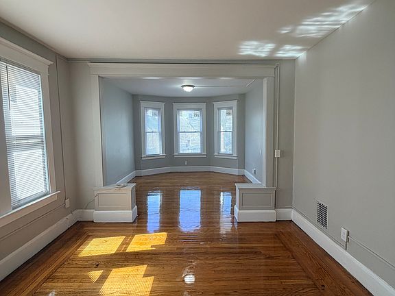 3rd image of 121 Greenwood St #B