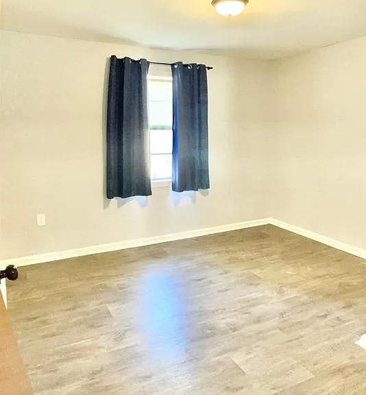 23515 Marshall St — Photo 10