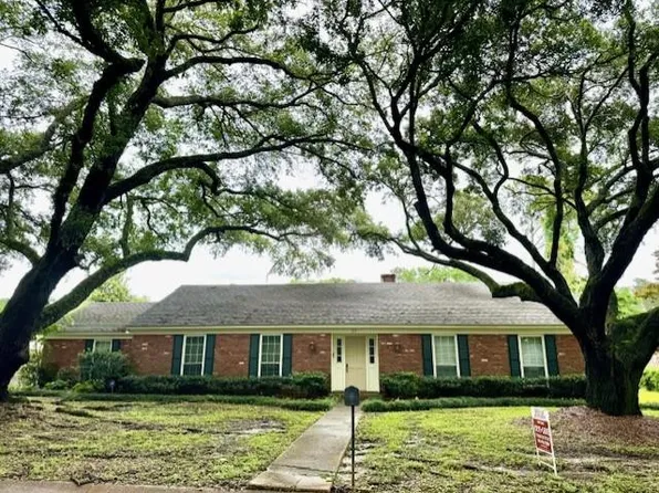 111 N Temple Rd, Natchez, MS 39120
