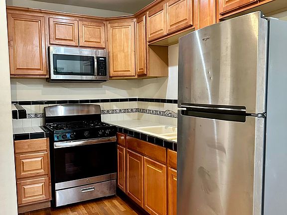5th image of 3464 Larissa Dr #3