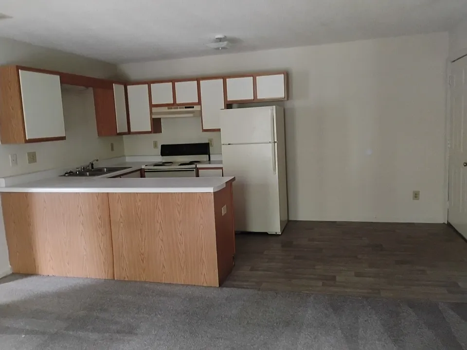 405 Farmer Rd #5-M
