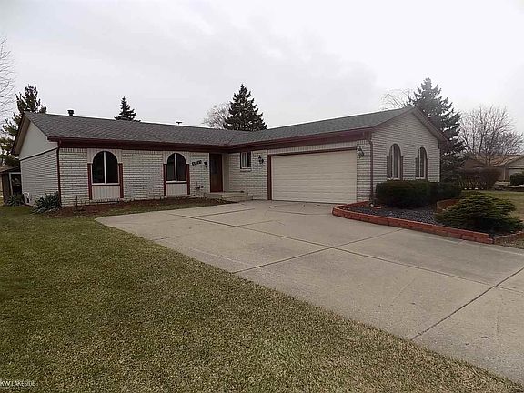 2nd image of 47365 Blossom Ln