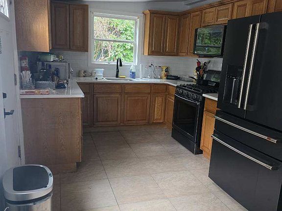 2nd image of 178 Bray Ave