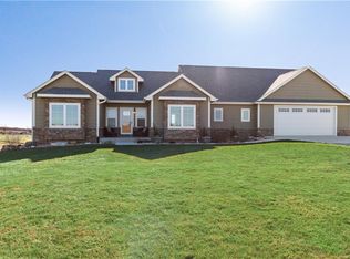 2348 Keokuk Dr, Pella, IA 50219