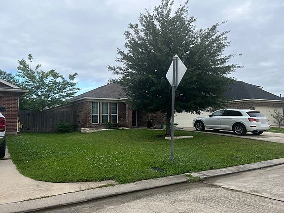 3rd image of 17915 Seco Creek Ln