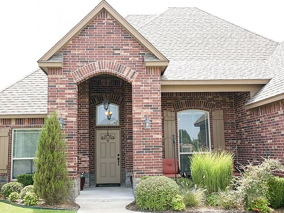 2nd image of 4454 Pecan Cir