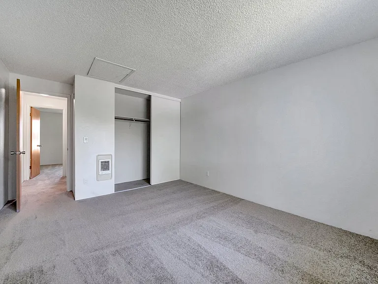 Karens Korner Apartments — Photo 14