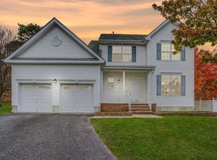 10 Sterling Ln, Barnegat, NJ 08005