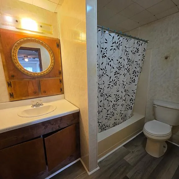 371 W 12th St #17 — Photo 4