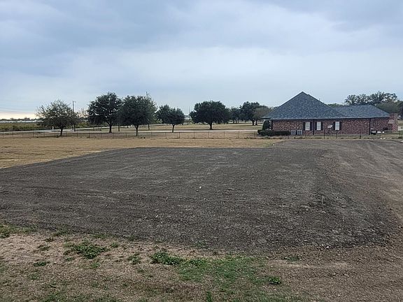 2nd image of 807 S Waterplant Rd