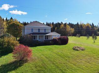 918 Stearns Brook Rd, Derby Line, VT 05830
