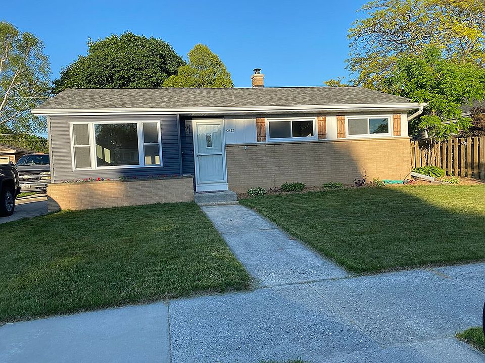 2nd image of 3427 S 11th Pl