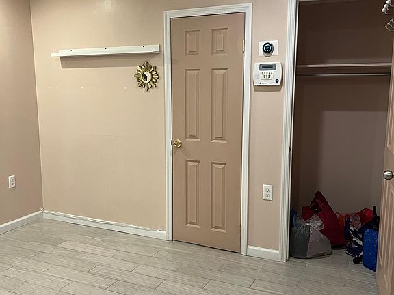 3rd image of 3424 Kings Hwy #1