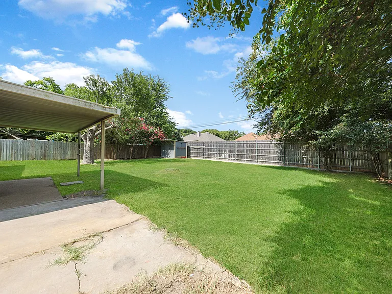 616 Man O War Dr — Photo 25
