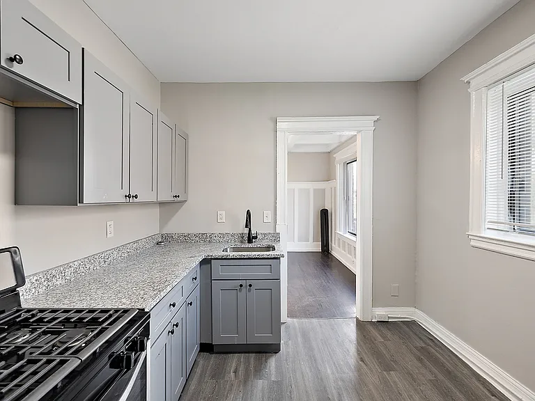 68 E Willis St #4 — Photo 11