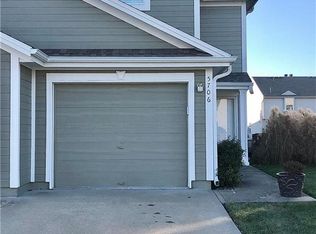 5706 NW Moonlight Meadow Ct #42-D, Lees Summit, MO 64064