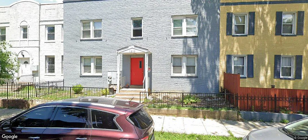 1250 Queen St NE APT 2 photo 1
