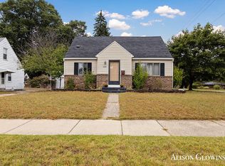 1359 Northlawn St NE, Grand Rapids, MI 49505