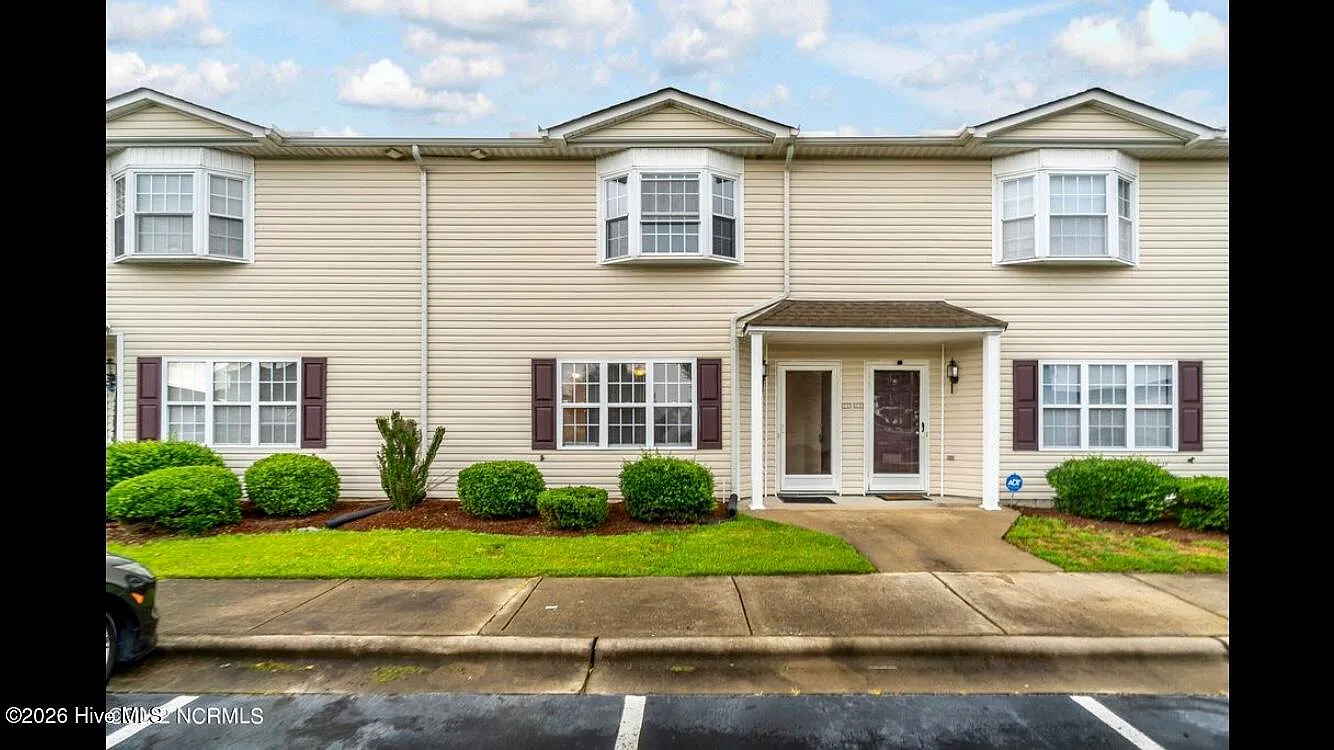 2 bed, 2.5 bath, $1,150 — Photo 3