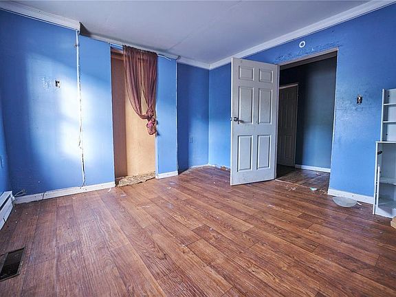4th image of 257 Peacock St #255