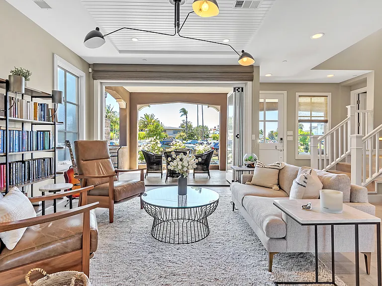 1127 Alameda Blvd — Photo 9