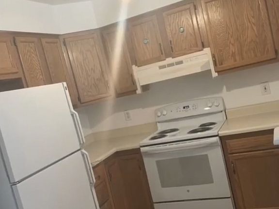 3rd image of 170 N Oraton Pkwy #214