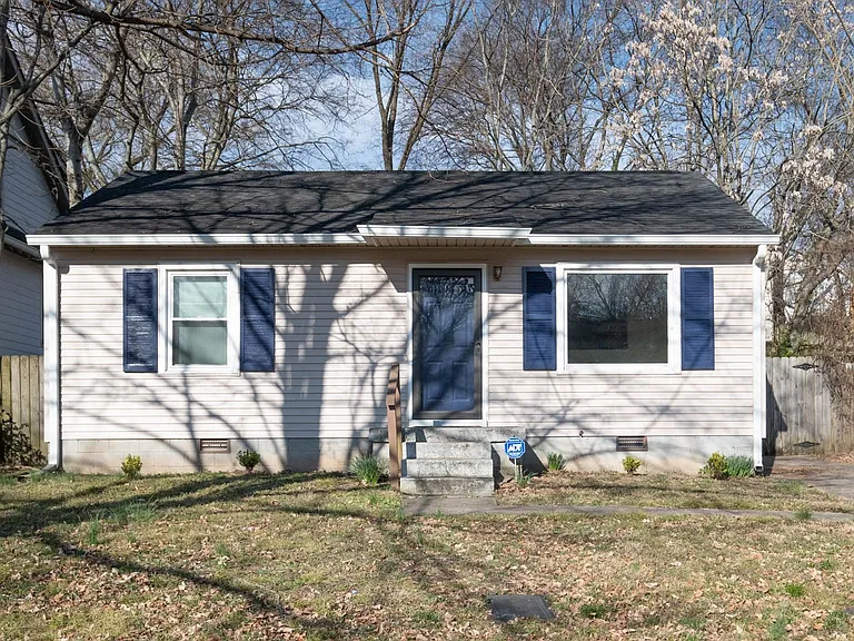 606 Village Ct — Photo 1
