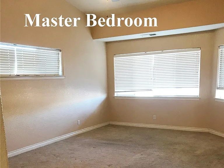 26438 Edgewater Ln — Photo 16