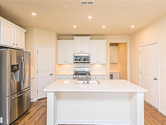 3rd image of 0 Avondale Woods Dr #545