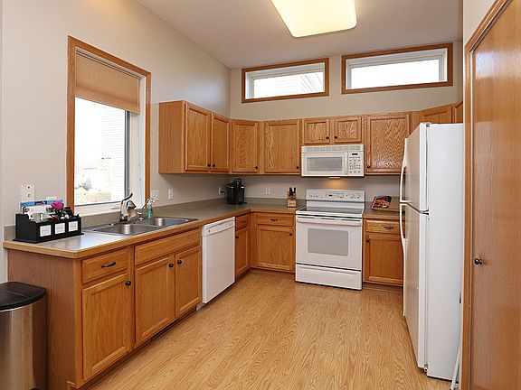 5th image of 4158 Oakbrooke Dr