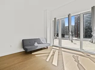 75 Park Lane South 514 image 1 of 40