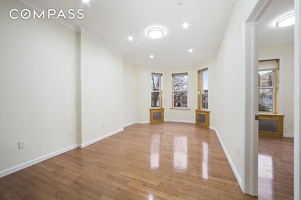 Rented by Compass | media 10