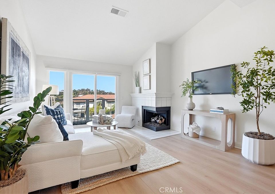 1st image of 30902 Clubhouse Dr Unit 3G