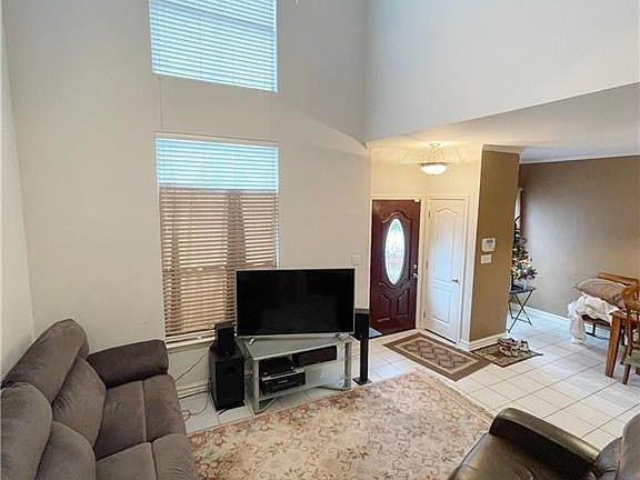 4th image of 310 Ormond Meadows Dr
