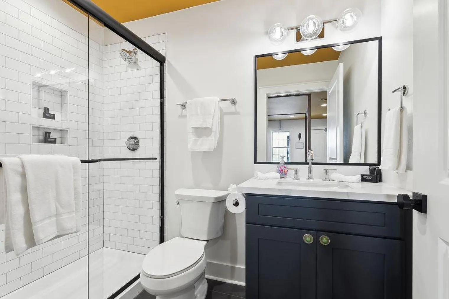 Studio, 1.0 bath, 430 sqft, $3,219 — Photo 4
