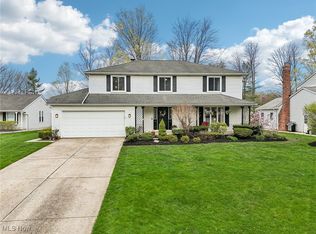 6256 Sunnywood Dr, Solon, OH 44139