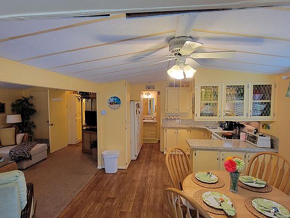2nd image of 851 W Oyster Dr