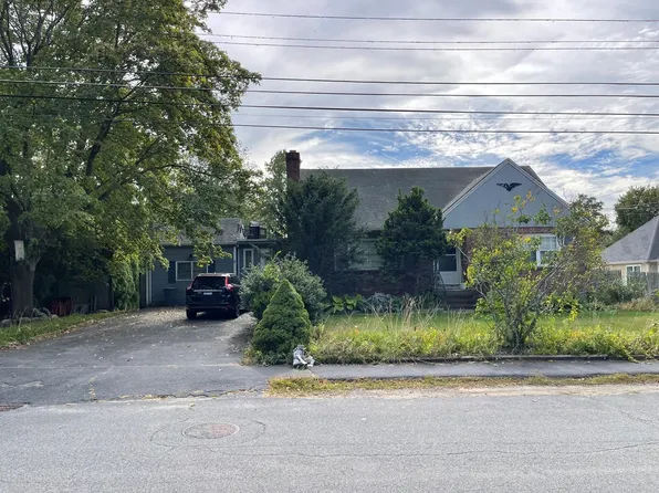 137 Howe St, Natick, MA 01760