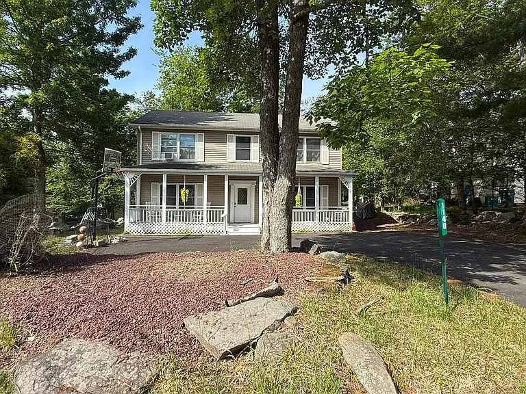 1140 Country Place Dr — Photo 2